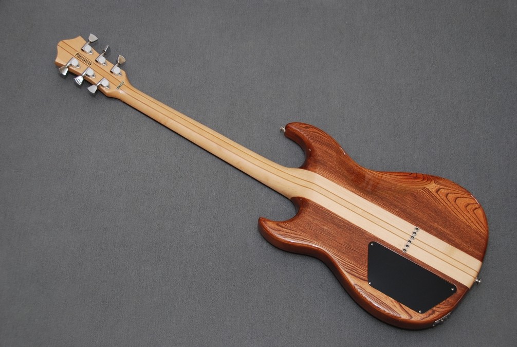Mittel_Gitarre 369-01.jpg