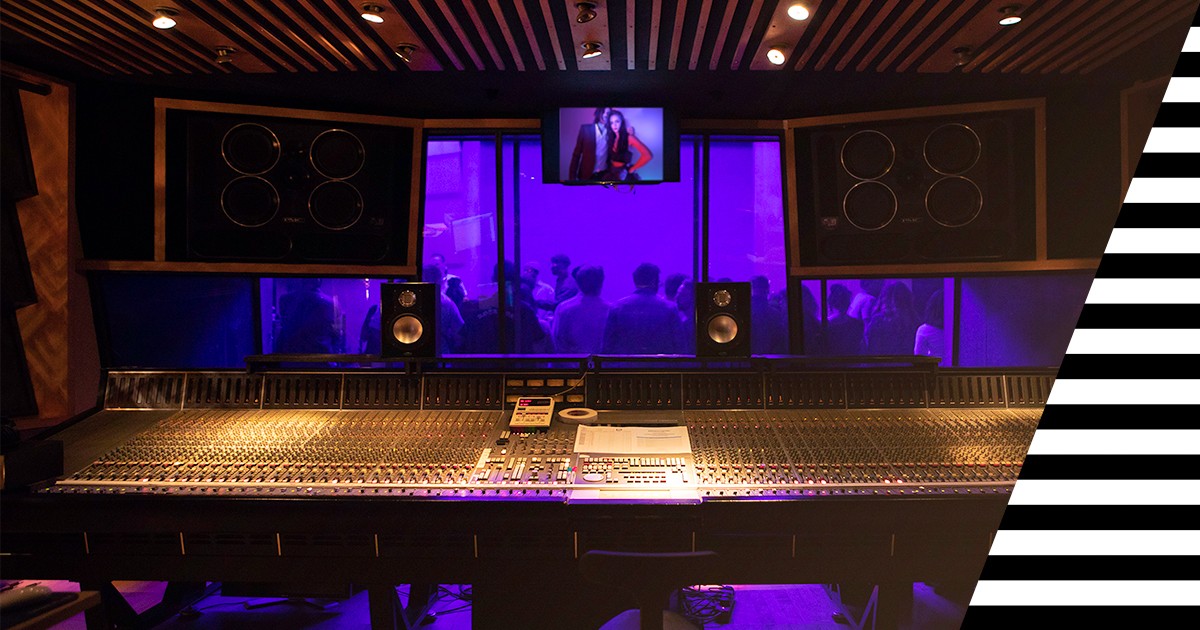 MIXING_CONTEST_CONTROL_ROOM_STAIGNES.jpg