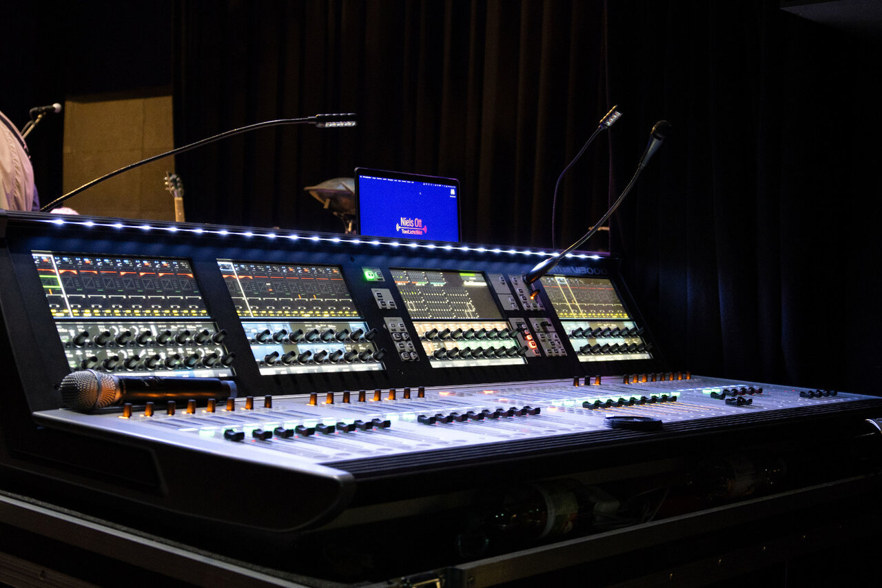 monitormult-vi3000.jpg