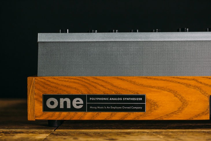 moog-one-presse-back-730x487.jpg