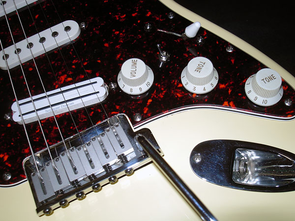 MuBo_Strat_HotRail_split.jpg
