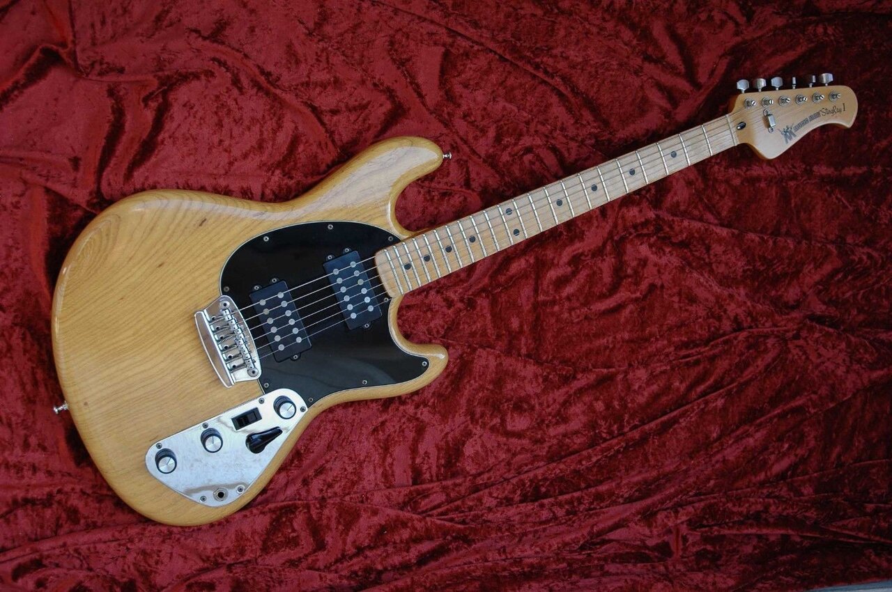 MusicMan StingRay ganz vorne.jpg