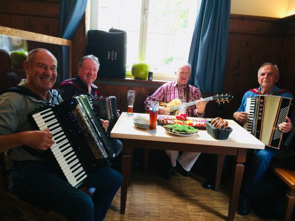 Musikanten Stammtisch 5.7.2021.jpg