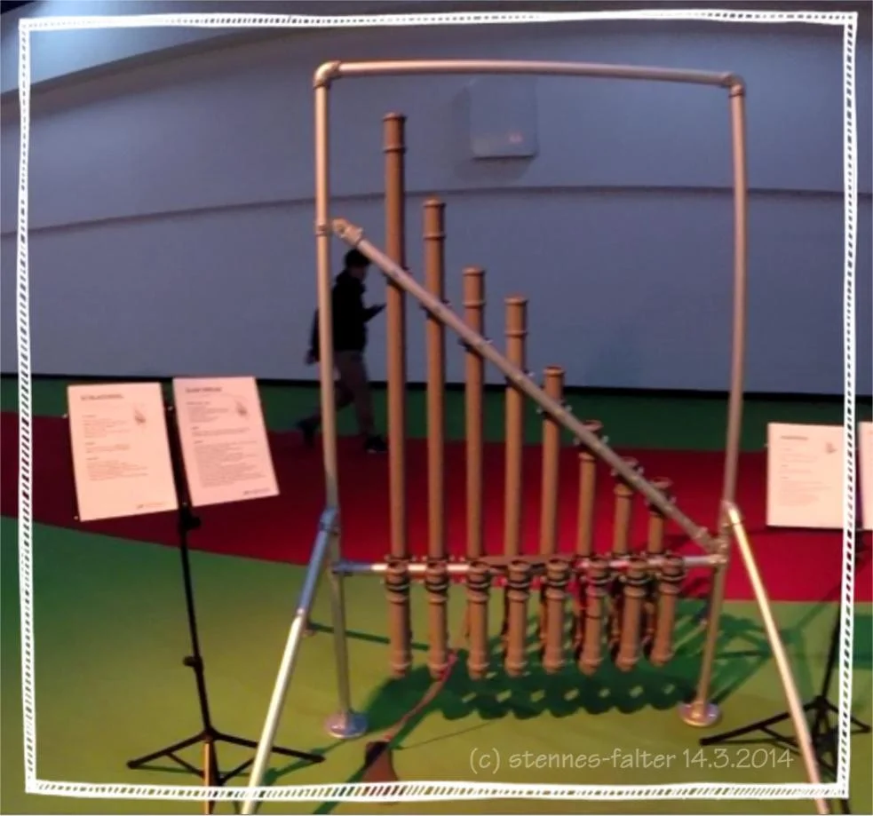 Musikmesse 2014 estfa GPR0061 music4kids ss 0104R Schlagorgel Rohrtrommel.webp