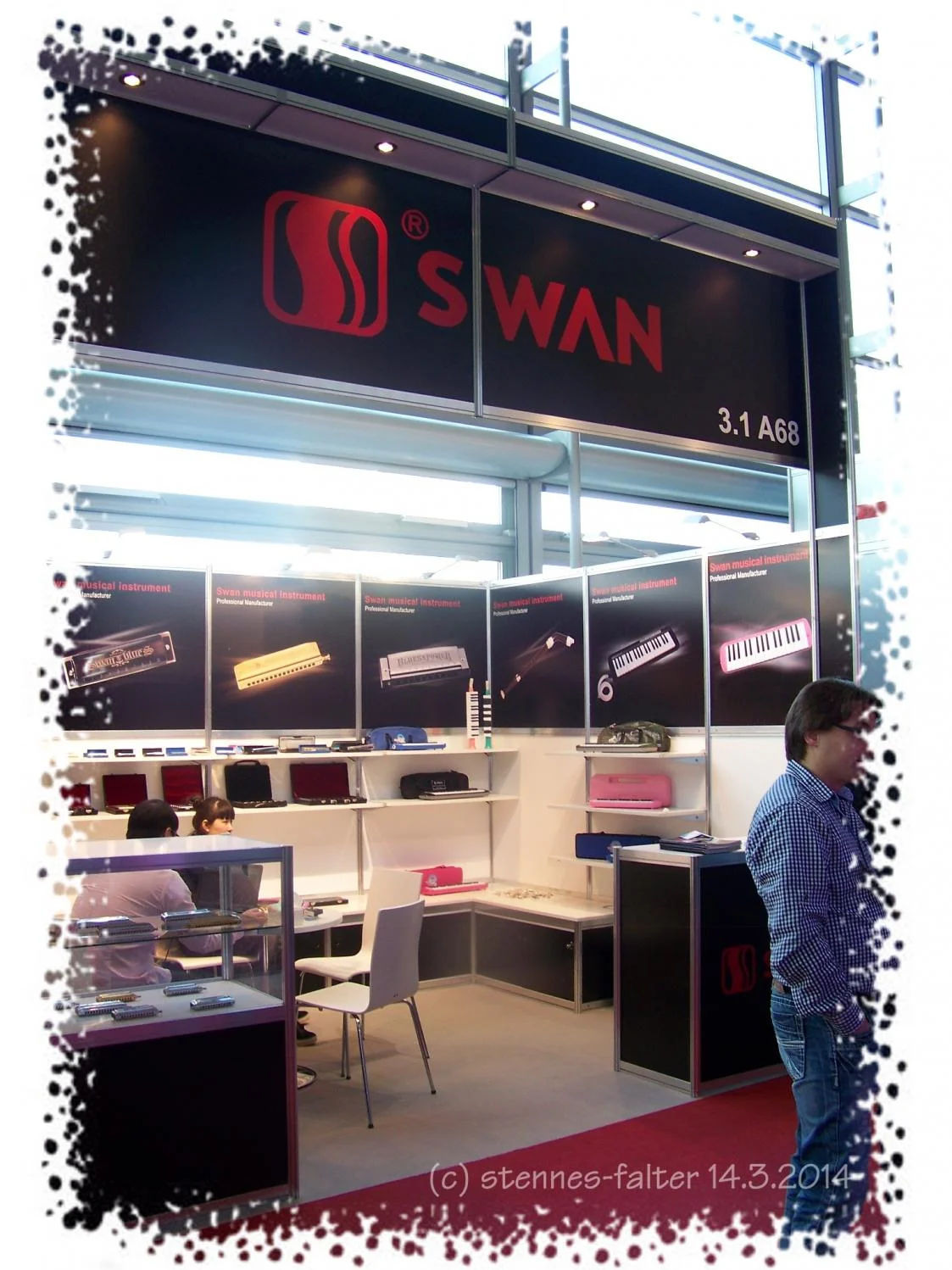 Musikmesse Frankfurt 2014_estfa_100_3735R Swan Mundharmonika.webp