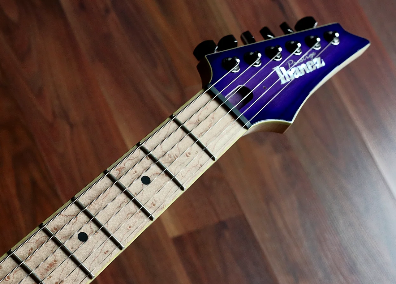 neck_headstock.webp