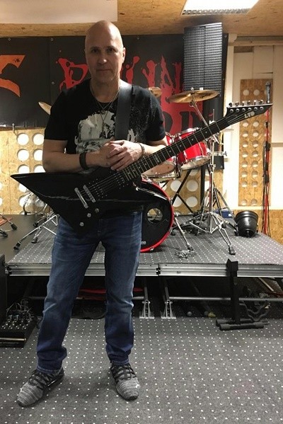 Oliver Maerz 2021 - MB.jpg