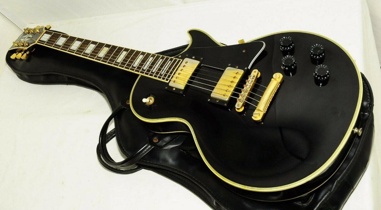 Orville Les Paul Custom 01.jpg