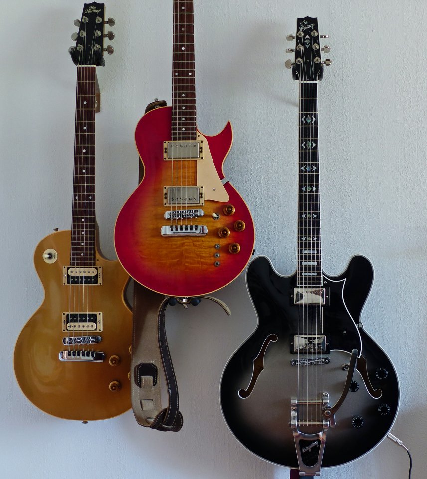 P1000829Schwarz rot gold.jpg