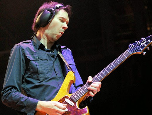 paul-gilbert_m.jpg