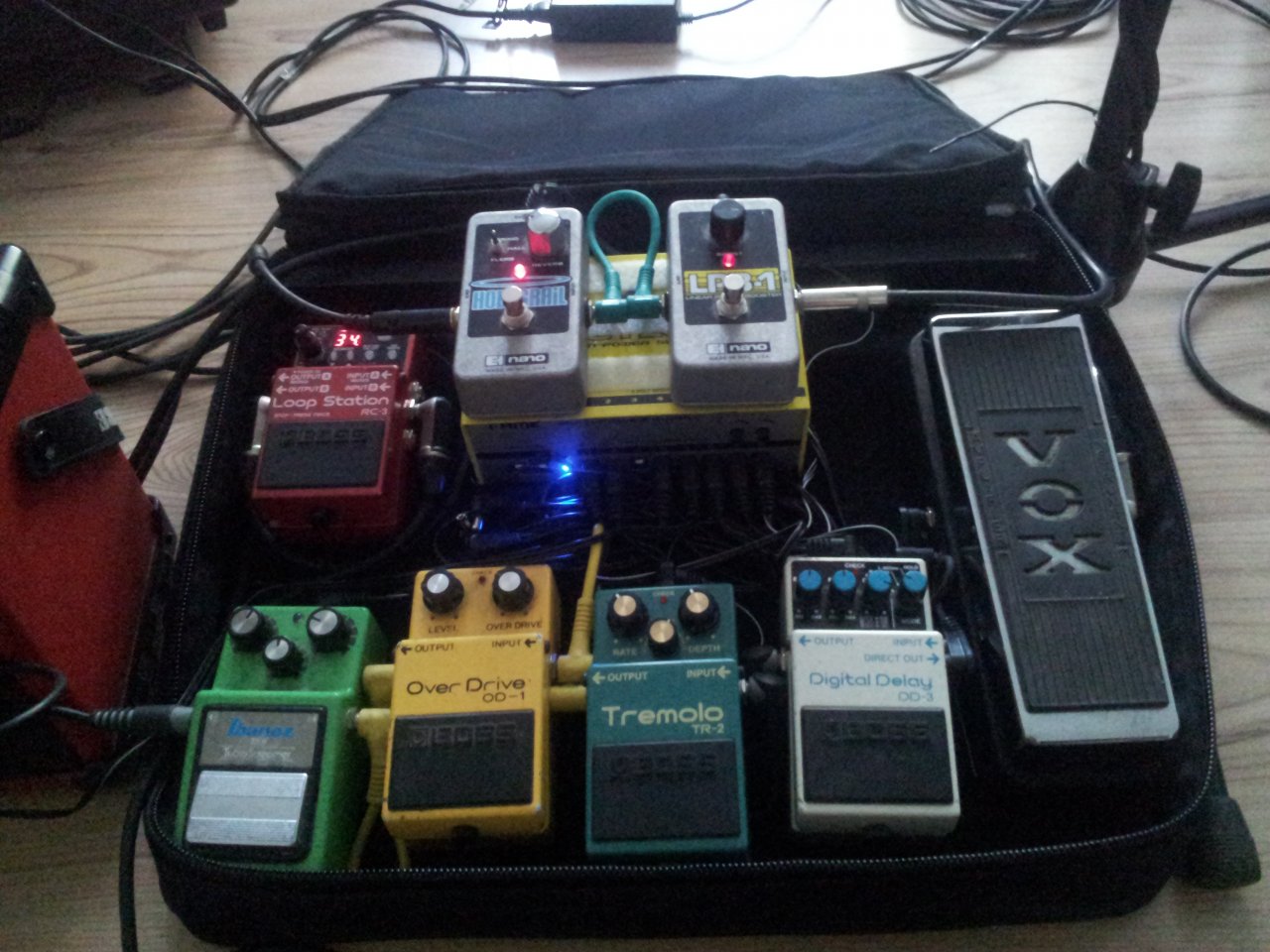 Pedal Board.jpg