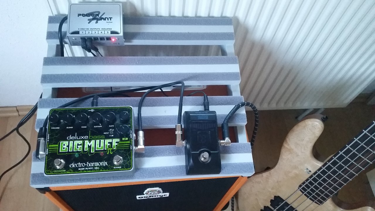 Pedalboard.jpg