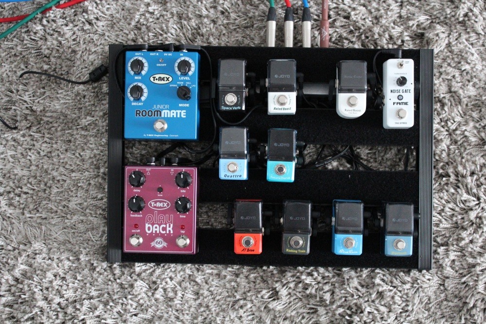 PedalBoard2_01.jpg
