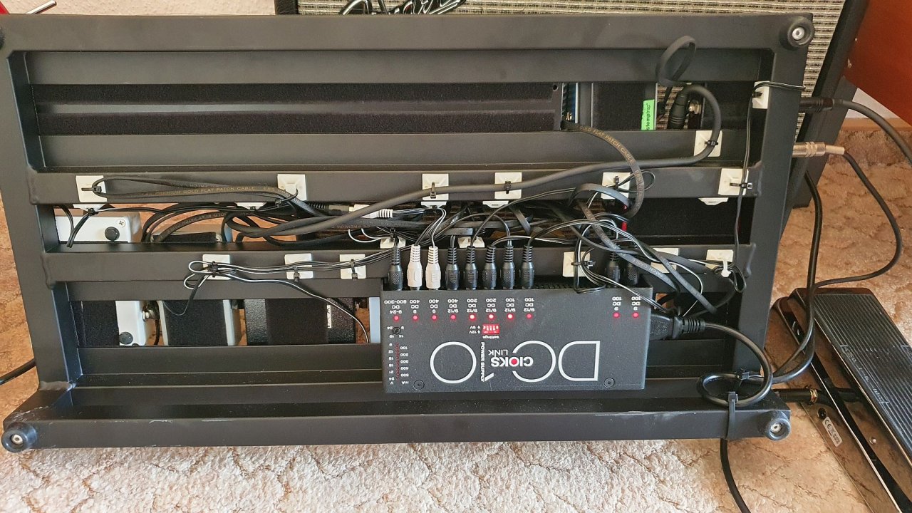 Pedalboard_1.jpg