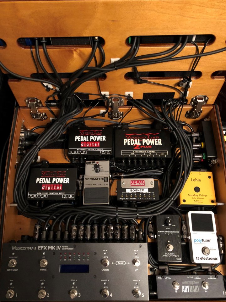 Pedalboard_fertig1.jpg