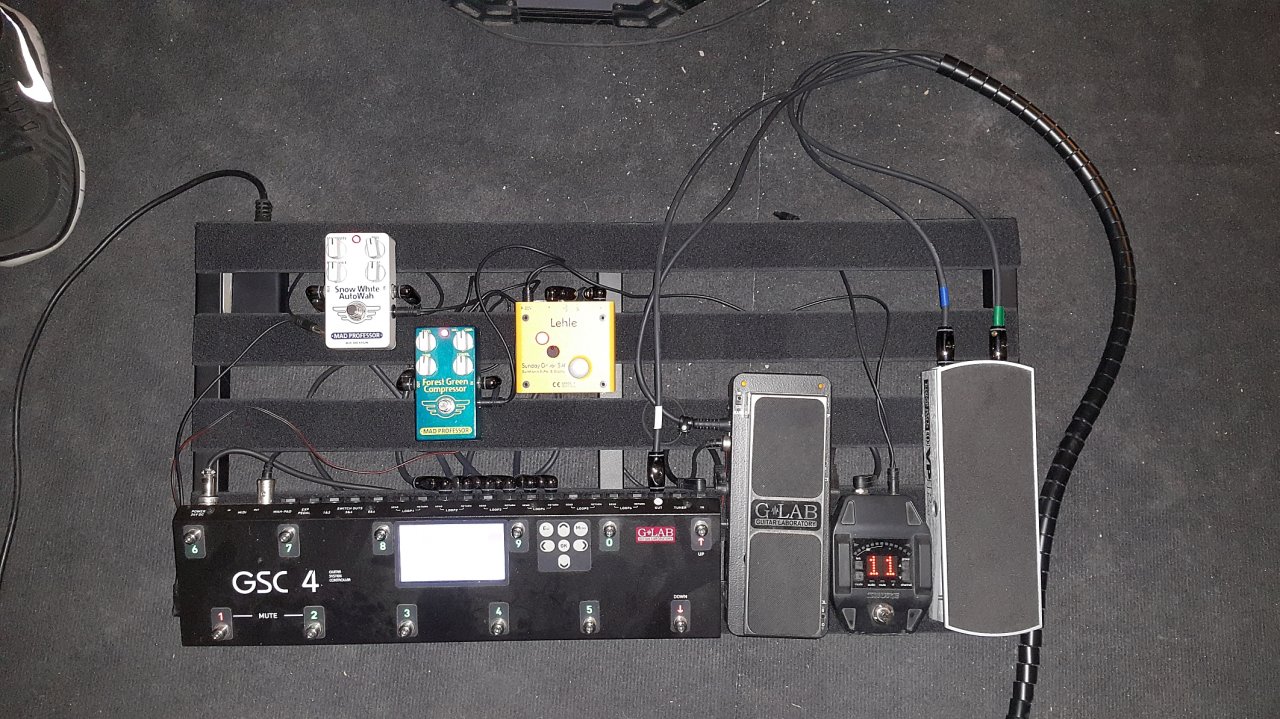 Pedaltrain-pro-Kabelschlauch.jpg