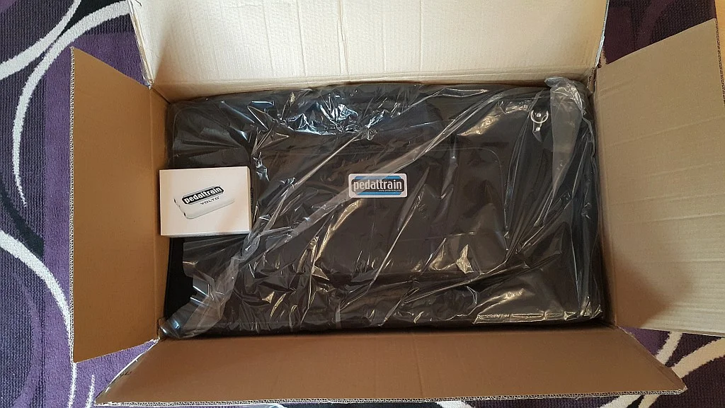 Pedaltrain-Unboxing-2.webp