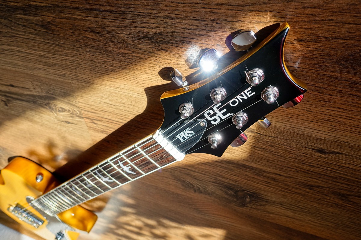 PRS-SE-One-34.jpg