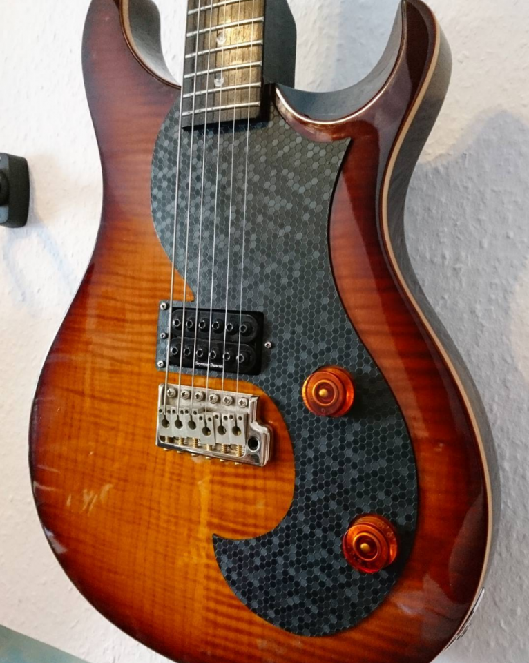 PRS SE.png