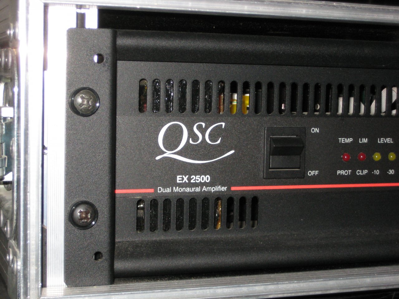 QSC2500 (3).JPG