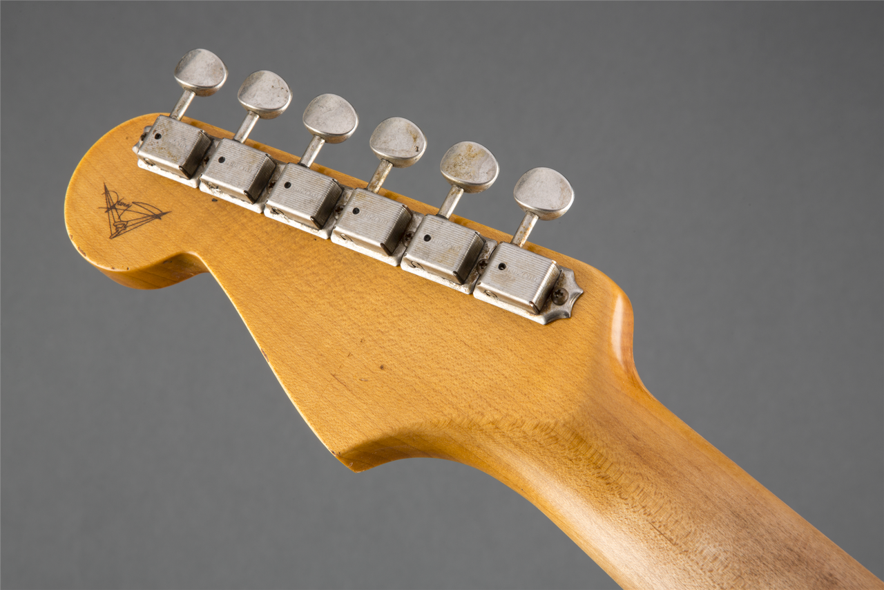 quartersawn_gtr_headstock.png
