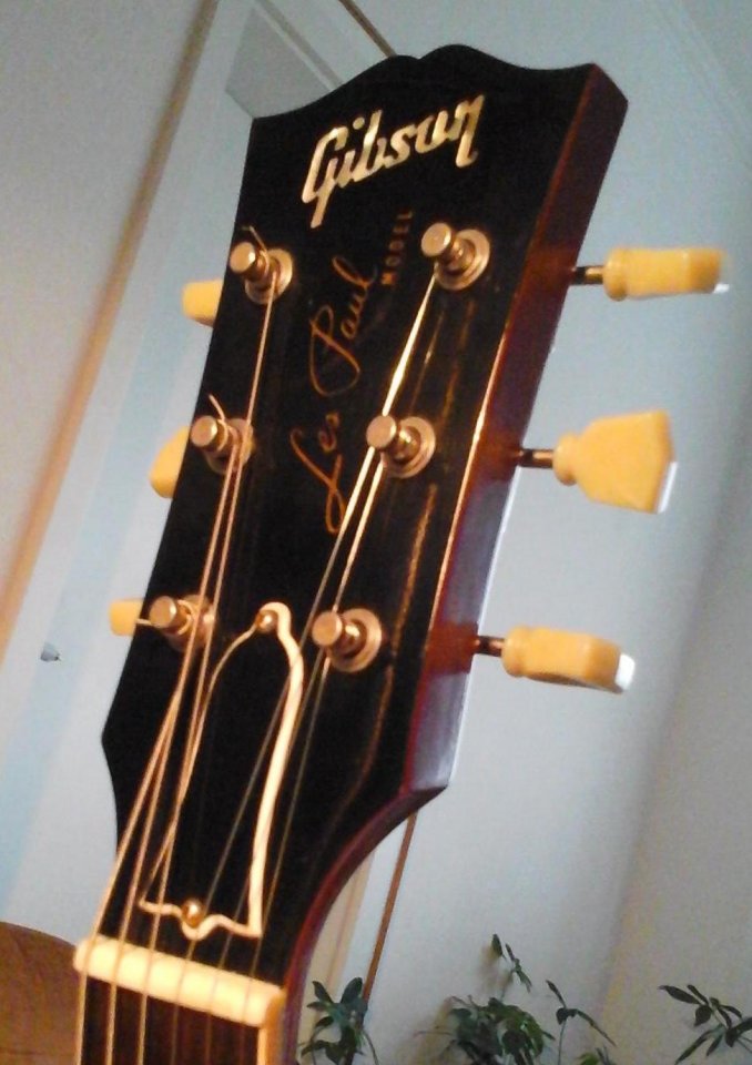 R9 Headstock.jpg