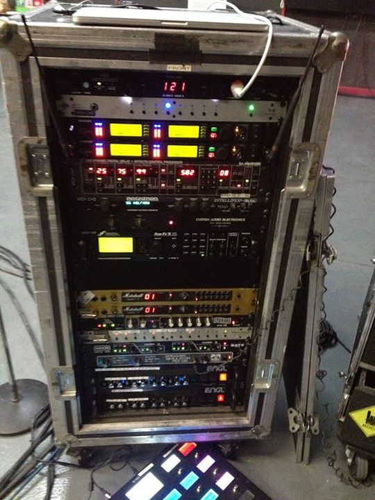 Rack Vivian Campbell 2015.jpg