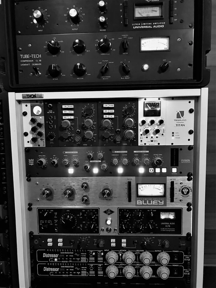 Racks_Outboard2.webp