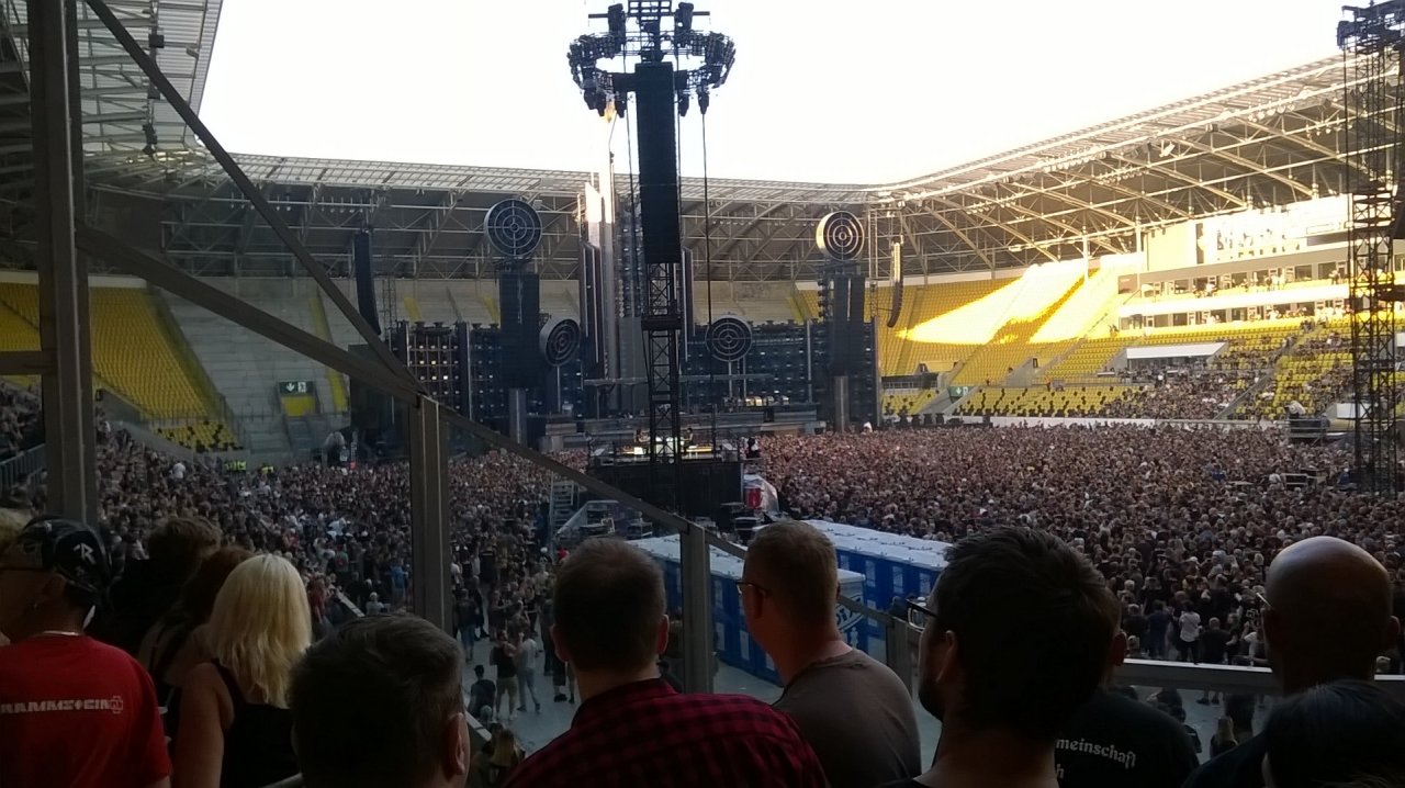 Rammstein_Tribüne S.jpg
