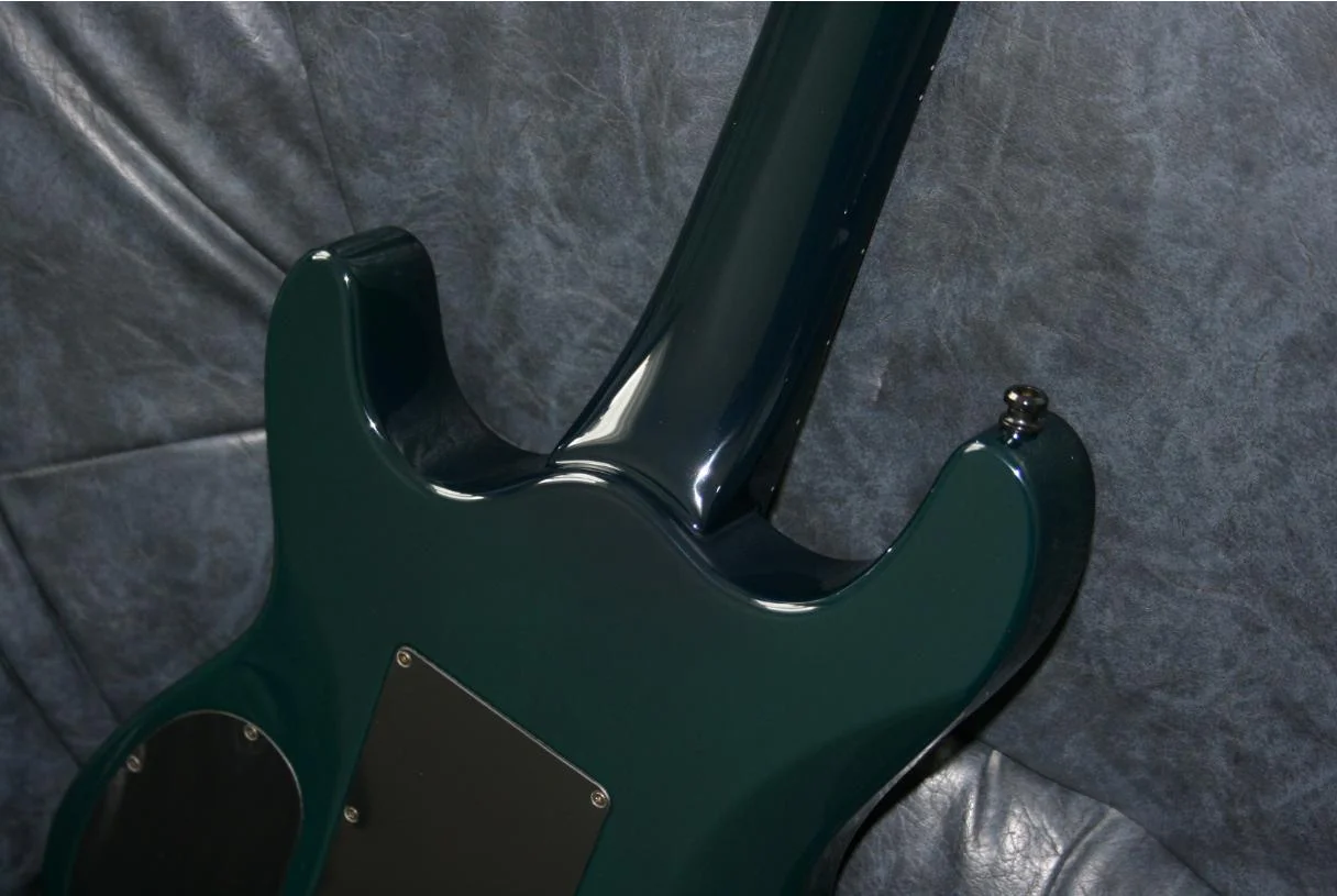RAN_set-neck01.webp