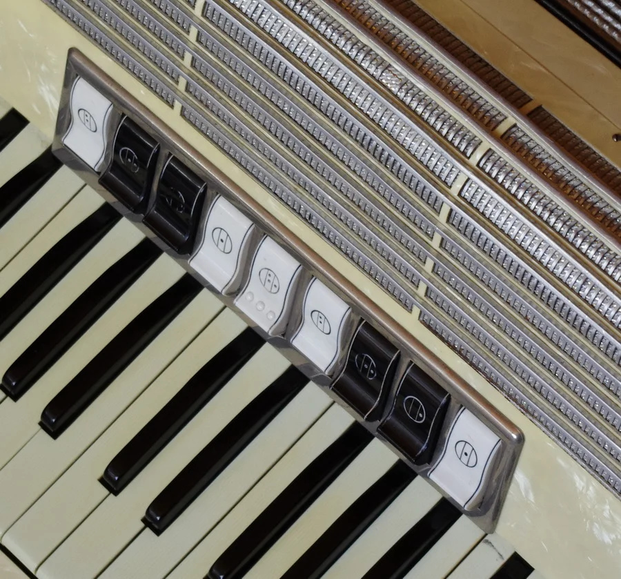 Register Tango IIIM.JPG