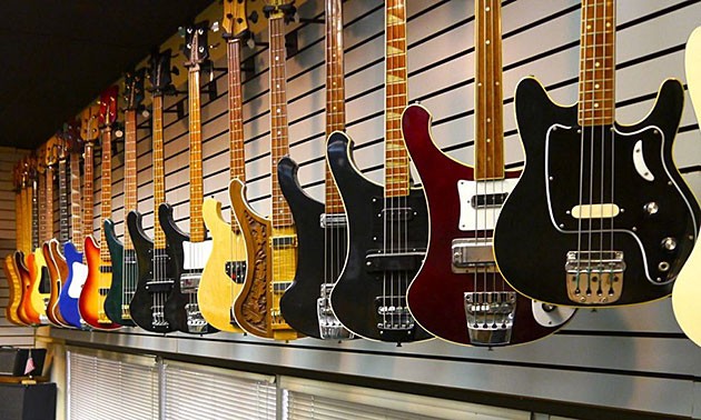 rickenbacker.-factory-tour.jpg