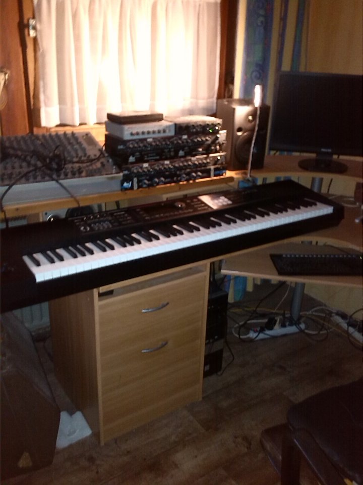 roland.jpg