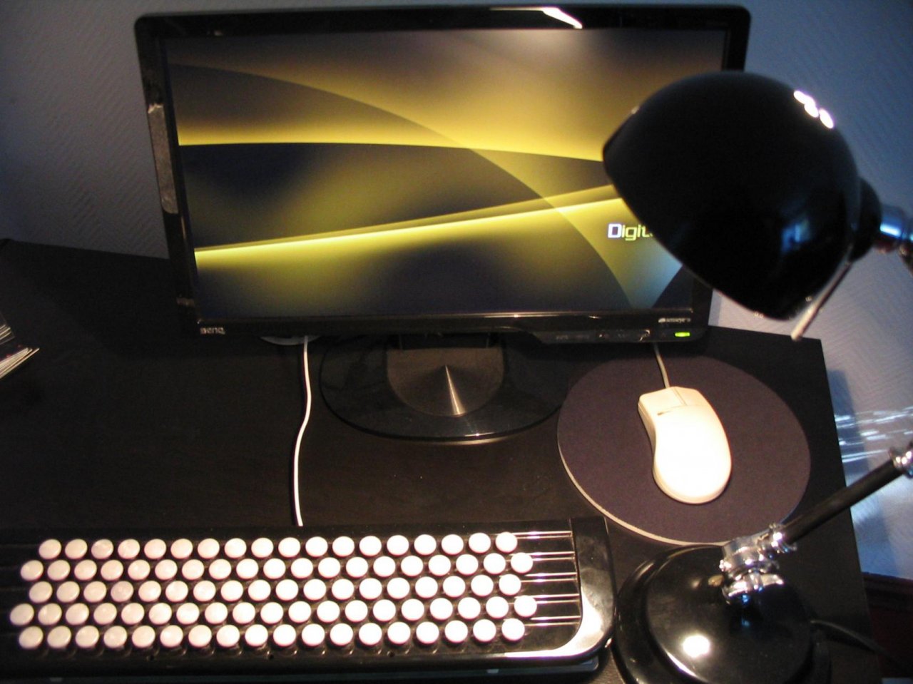 roland_computer.jpg