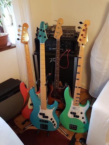 Roller_Milan_Bass-kl.jpg