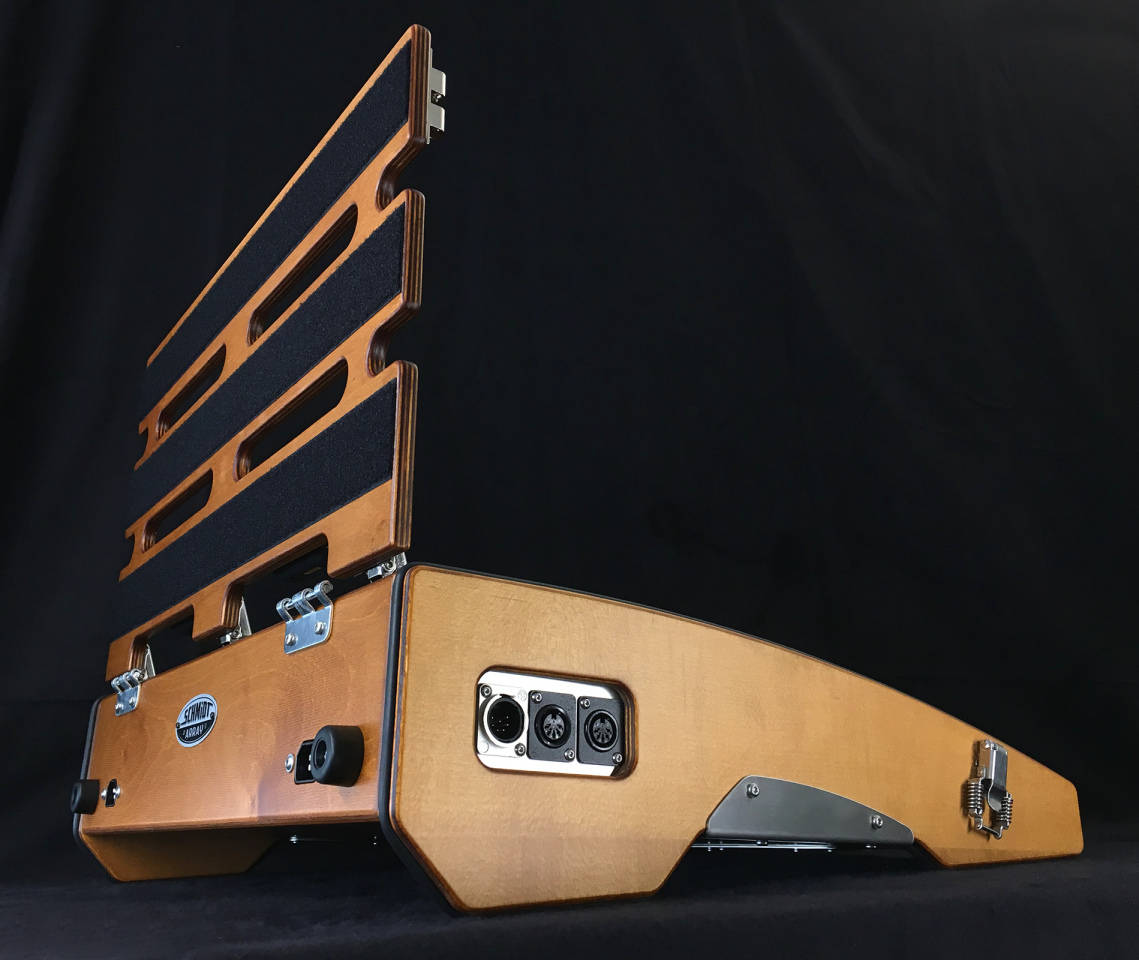 SA525_teak_huebschmann_04_fb.png