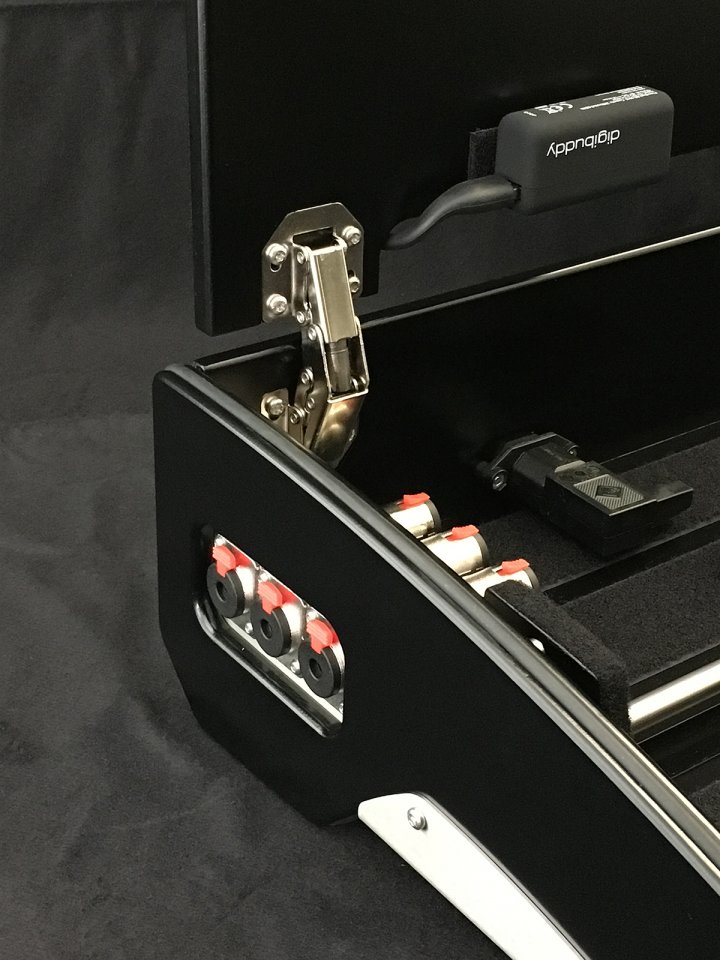 SA900_locking_jacks.jpg