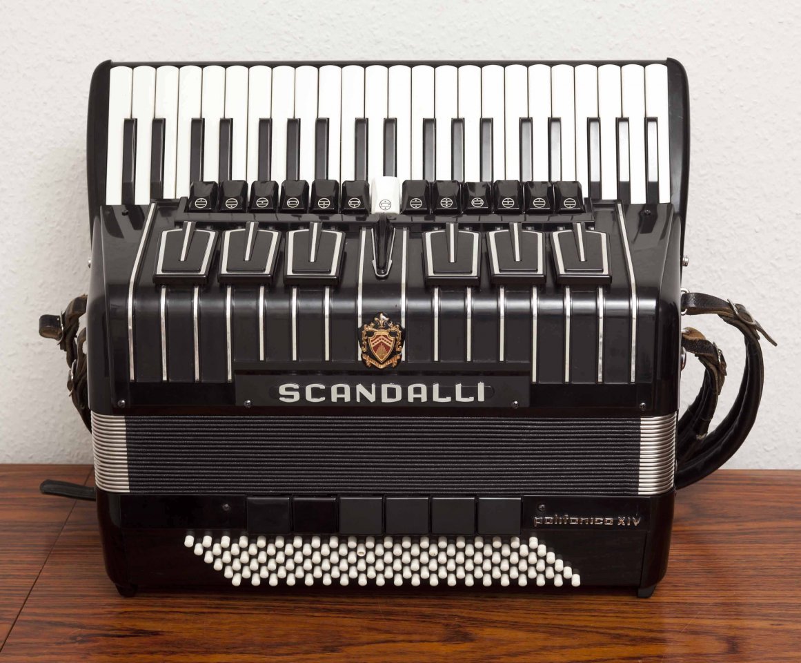 scandalli_5.jpg