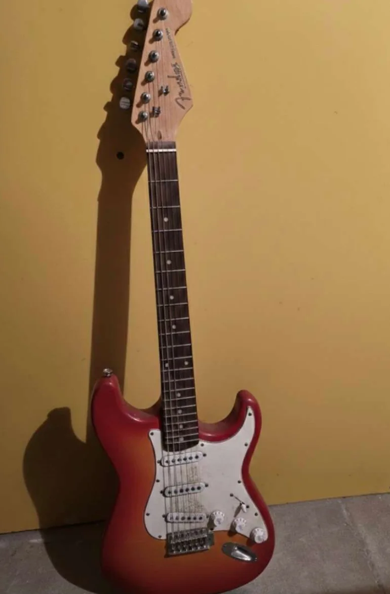 Screenshot 2026-03-10 at 10-11-48 E-Gitarre € 65 - (9400 Wolfsberg) - willhaben.png