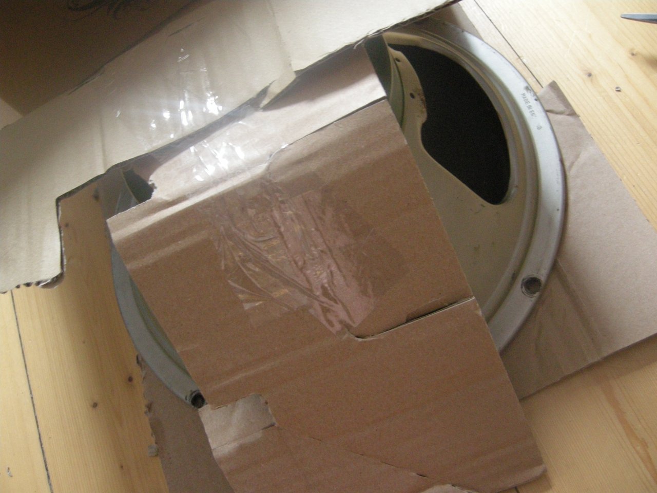 Speaker schicken 2.JPG