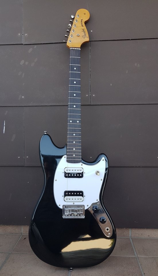 Squier Bullet Mustang 003_K.jpg