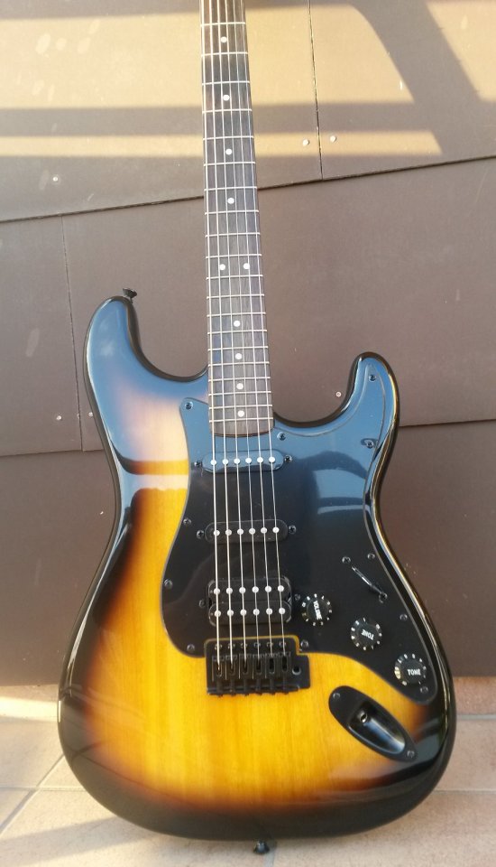 Squier Bullet Strat HSS 004_K_Test.jpg