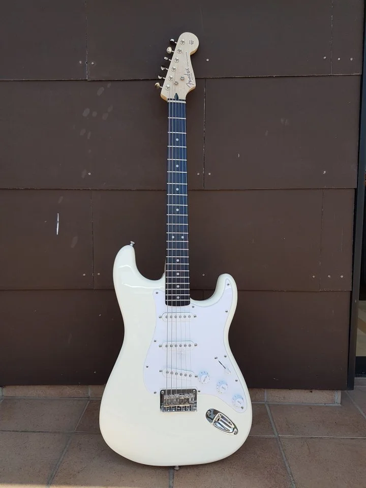 Squier Bullet Strat HT 001_K.webp