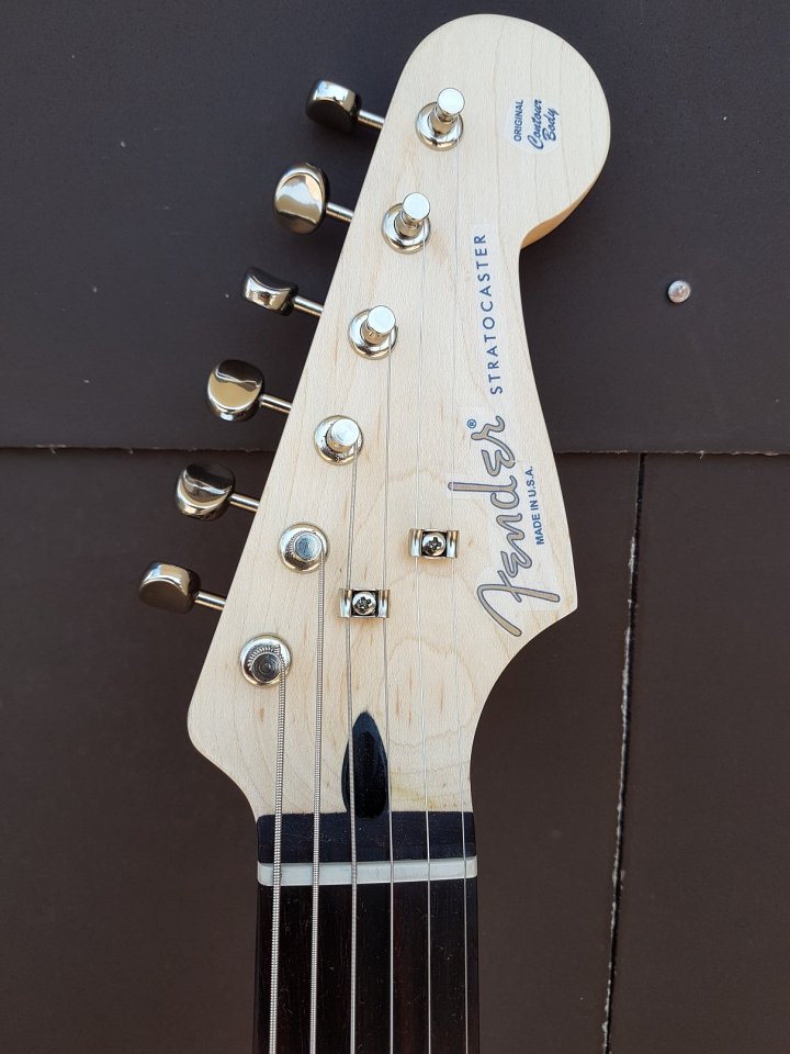 Squier Bullet Strat HT 002_K.jpg