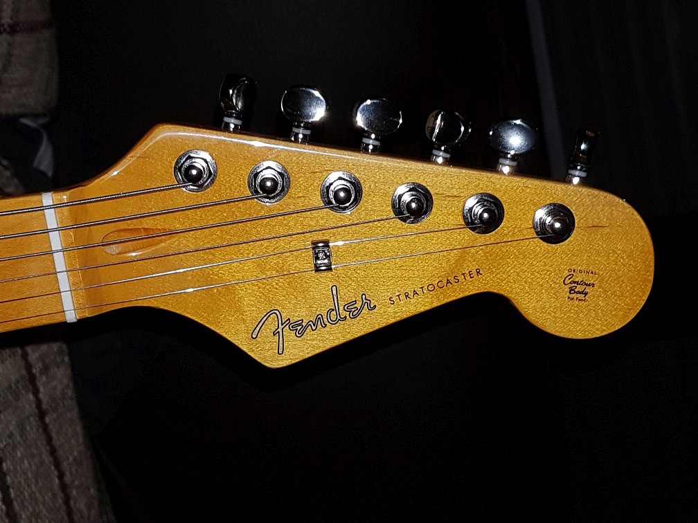 Squier Bullet Strat HT 011_K.jpg