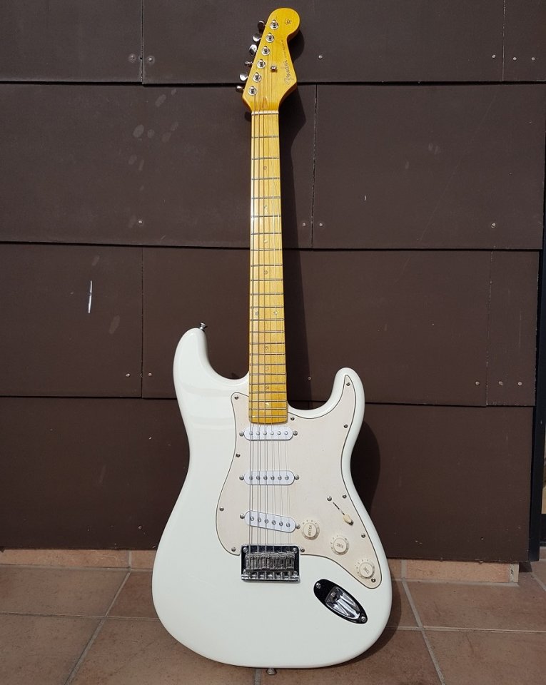 Squier Bullet Strat HT 012_K_Test.jpg