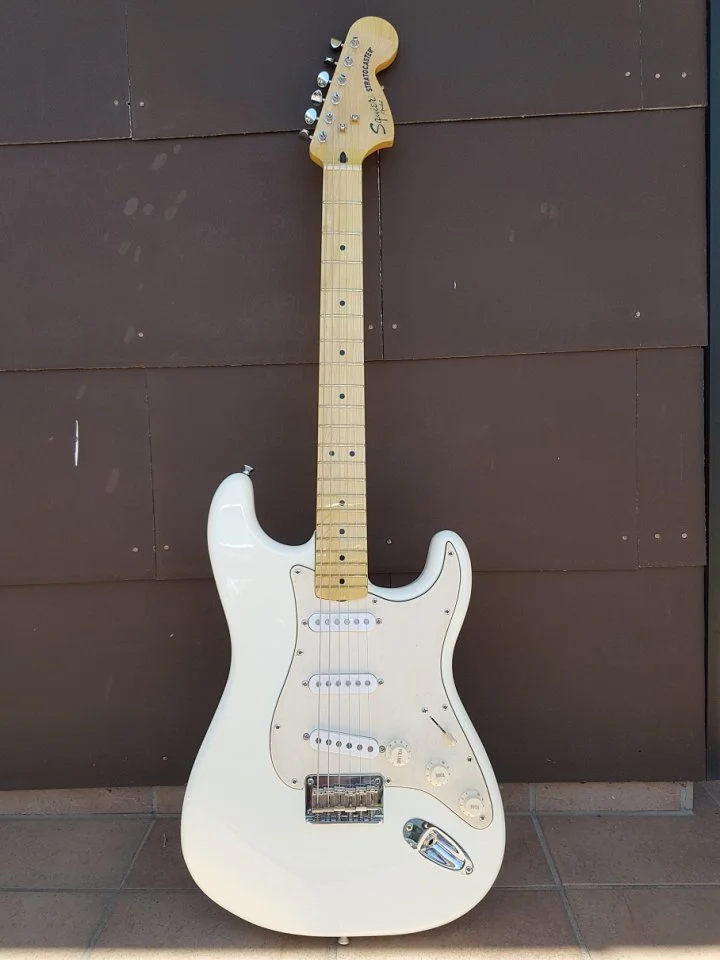 Squier Bullet Strat HT 016_K.jpg