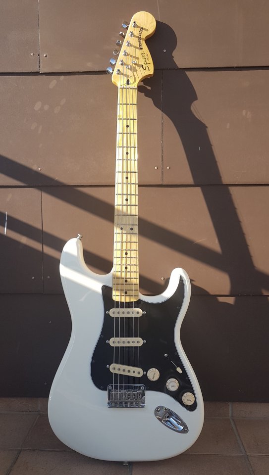 Squier Bullet Strat HT 018_K.jpg