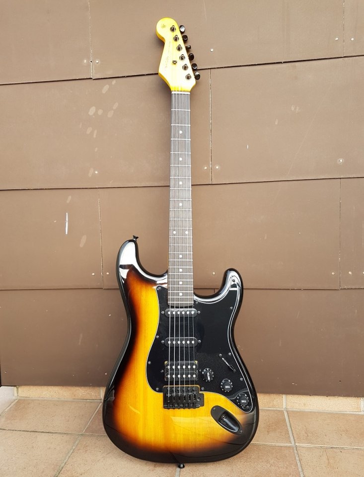 Squier Bullet Strat Neck 012_K.jpg
