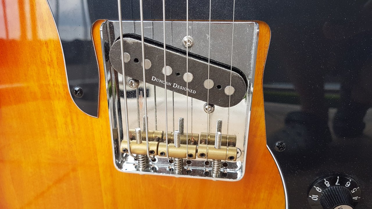 Squier Telecaster Custom 010_K.jpg